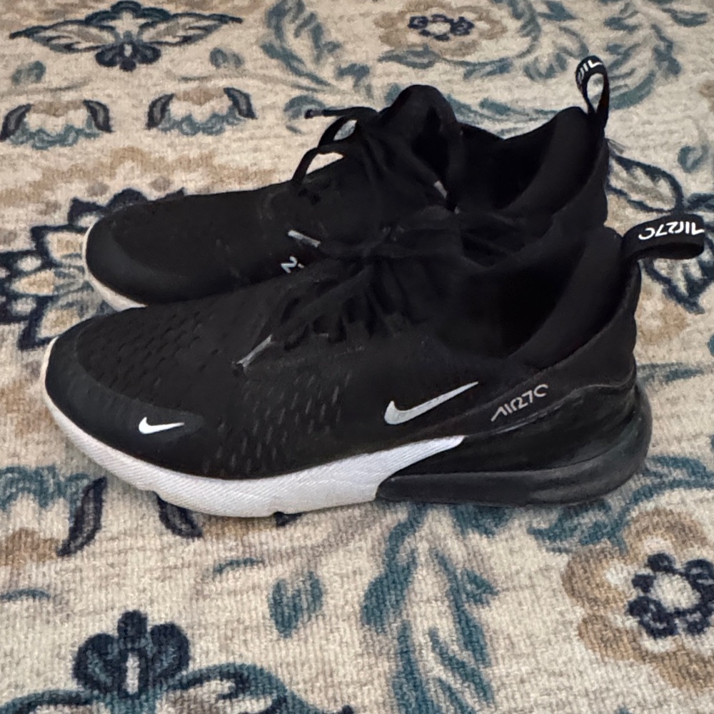 Nike Air Max 270 Black and White Trainers